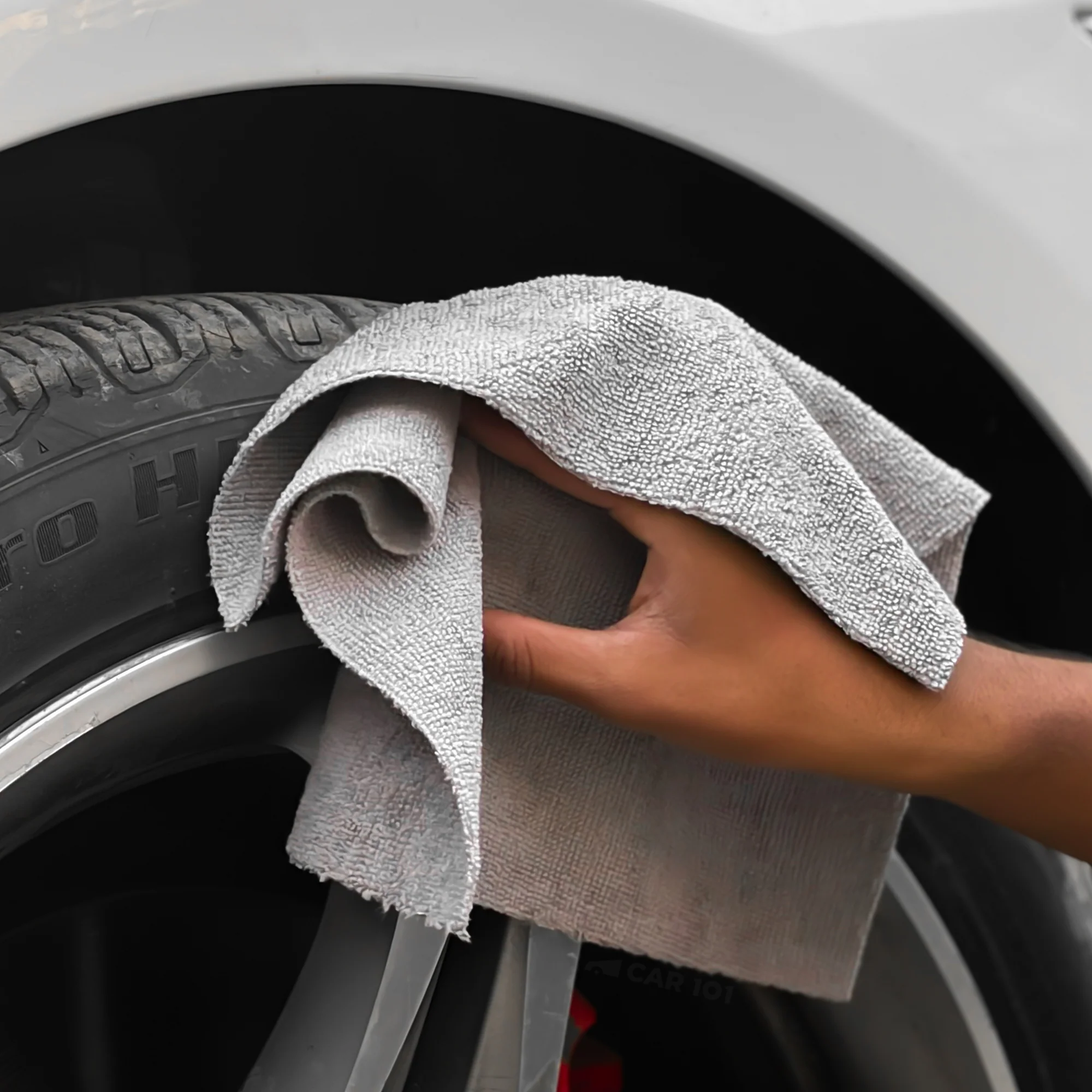 CAR101 Rip Rolls | 220 GSM Microfiber Towel Roll | 20 Units/Roll of tearable & reusable microfibre towels. - Image 12